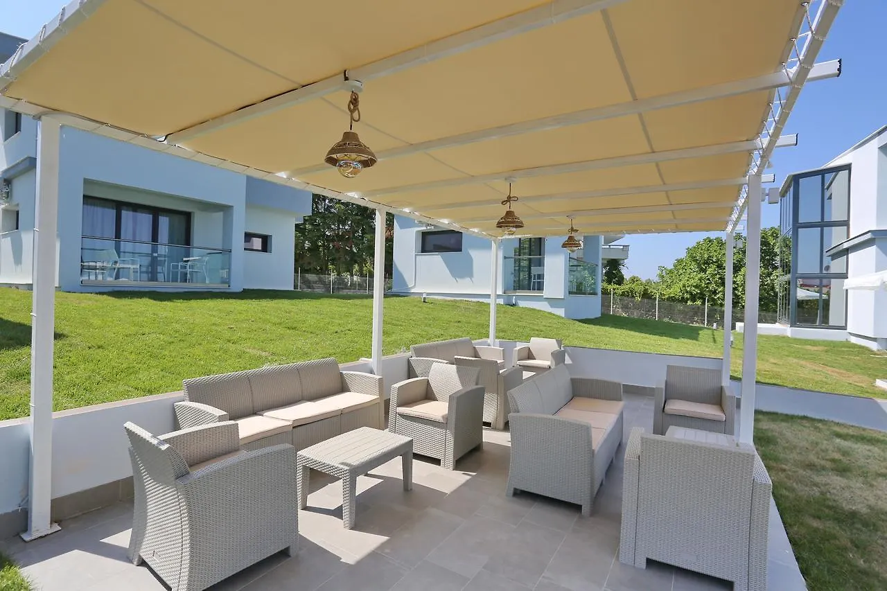 Blue Avenue Aparthotel Paliouri
