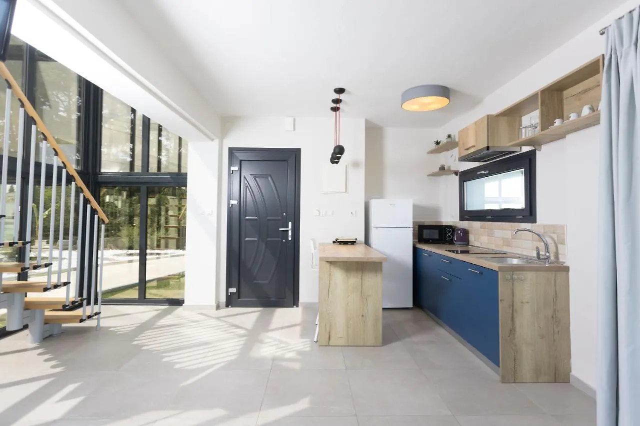 Aparthotel Blue Avenue Paliouri 3*,